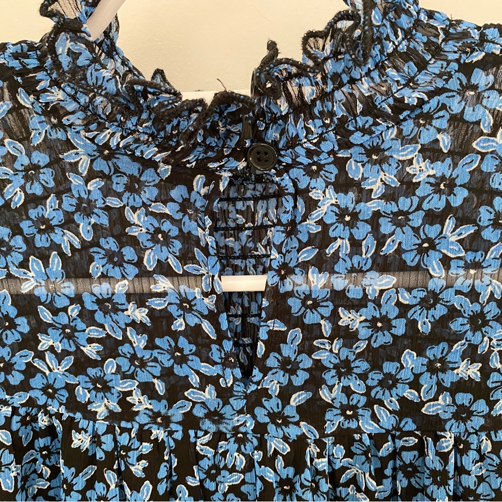 Mi Ami Blue Floral Smocked Dress Sz. XS - Picture 5 of 5